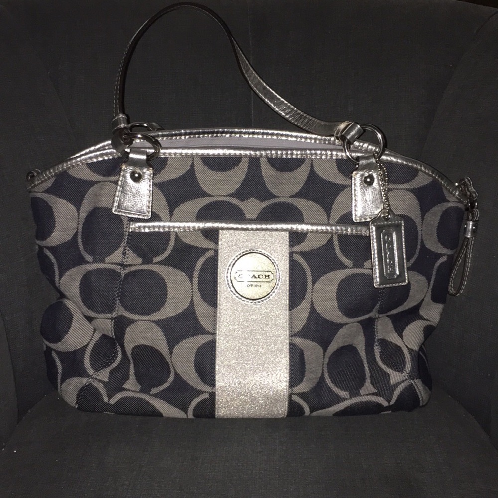 Like NEW Coach Purse!